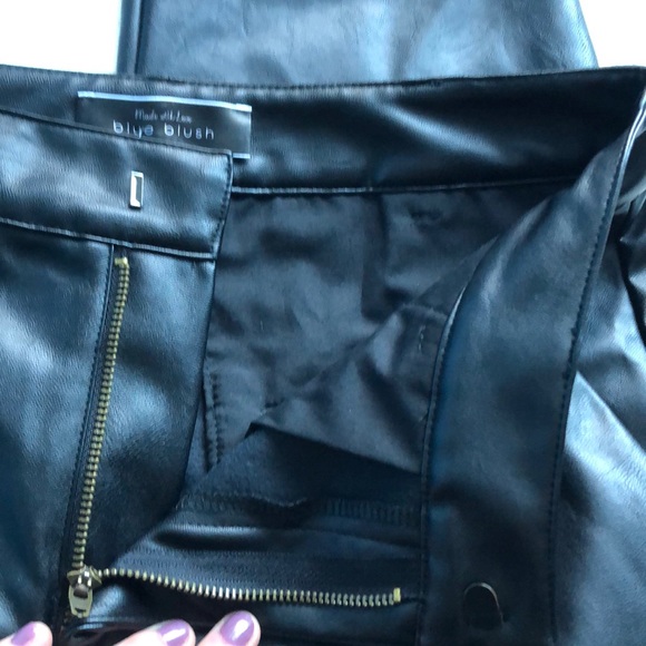 BLUE BLUSH Vegan Leather Pants | medium - Picture 4 of 10